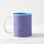 Cyan-blaue und lila windende Licht-Fraktal-Kunst Zweifarbige Tasse (Links)