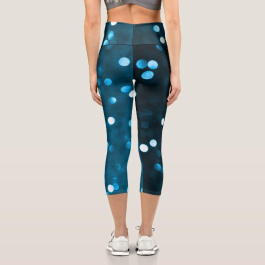 Cyan Blue Funkelnd Bokeh Abstrakt Capri Leggings (Rückseite)