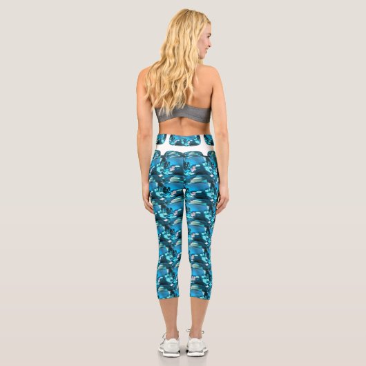 Cyan Sky Blue Capri Leggings (Rückseite)