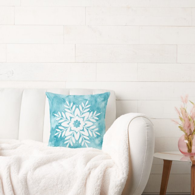 Cyan Watercolor Snowflake Kissen (Liege)