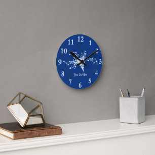 Cyano Print Berries Runde Wanduhr