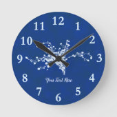 Cyano Print Berries Runde Wanduhr (Vorderseite)