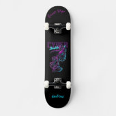 Cyber-Skateboard mit Bildunterschrift und Namen Skateboard (Vorderseite)