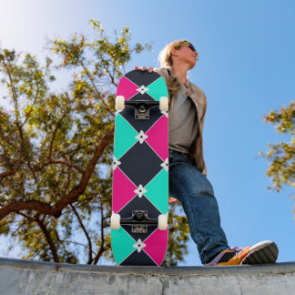 Cyberpunk Synthwave-Muster Fuchsia Türkis Skateboard