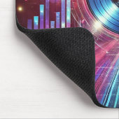 Cyberpunk Vinyl Beats - Neon Synthwave Gaming Maus Mousepad (Ecke)