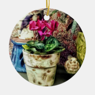 Cyclamen in Blumentopf und Keramik Bird Ornament