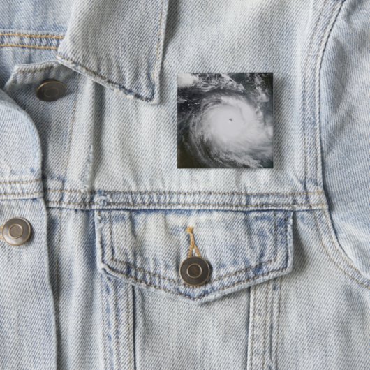 Cyclone Monica im Südpazifik Button (Beispiel)