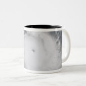 Cyclone Monica im Südpazifik Zweifarbige Tasse (VorderseiteRechts)