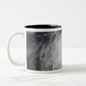 Cyclone Monica im Südpazifik Zweifarbige Tasse (Links)