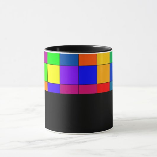 D01 - Tasse mit buntem Schachbrettmuster (Zentrum)