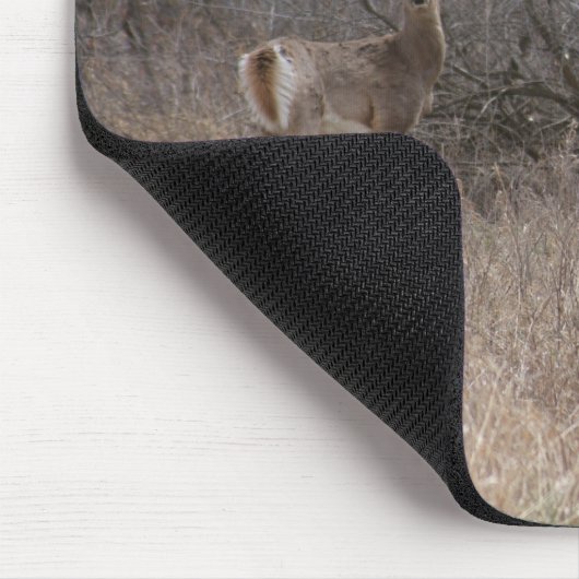 D2 Weiß-angebundene Rotwild in den Pappel-Bäumen Mousepad (Ecke)