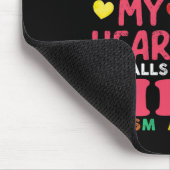 Da ist dieser Junge, den er Mimi Autismus-Bewussts Mousepad (Ecke)