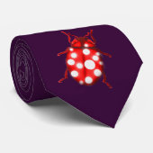 Da ist ein Lady Bug auf meiner Krawatte Fun Neckwe (Gerollt)