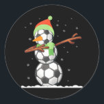 Dab Snowman aus Fußball Balls Funny Christmas Runder Aufkleber<br><div class="desc">Dab Snowman aus Fußball Balls Funny Christmas</div>