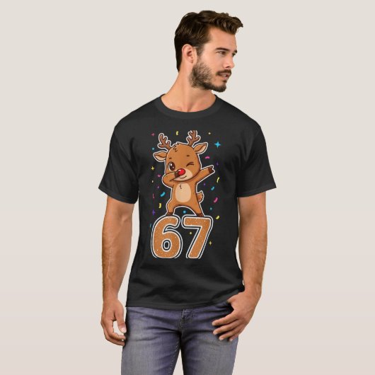 Dabbing 67 Reindeer 67 Funny Six Seven Meme Gen Z T-Shirt (Vorne ganz)