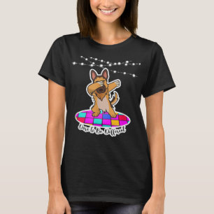 Dabbing Dare to be Different pet d T-Shirt