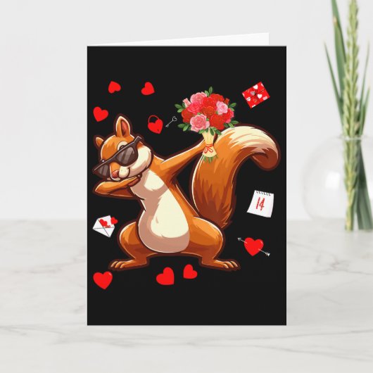Dabbing-Eichhörnchen hält Blumen Valentinstag H Karte (Vorderseite)