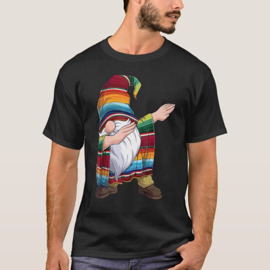 Dabbing Gnome Cinco De Mayo Poncho Mexican Serape T-Shirt (Vorderseite)