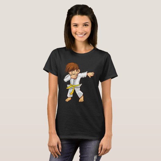 Dabbing martial artists with yellow belt Karate an T-Shirt (Vorne ganz)
