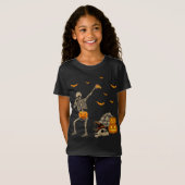 Dabbing Skeleton Eating Pizza Beängstigend Pumpkin T-Shirt (Vorne ganz)