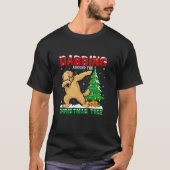 Dabbing um den Weihnachtsbaum Goldendoodle Hund T-Shirt (Vorderseite)