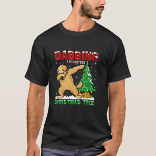 Dabbing um den Weihnachtsbaum Goldendoodle Hund T-Shirt