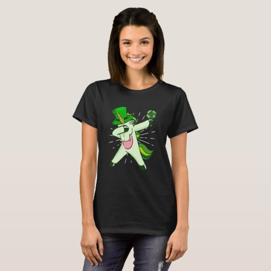 Dabbing unicorn shamrock St Patrick's Day T-Shirt (Vorne ganz)