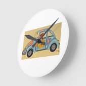Dachshund in Hippie car  Runde Wanduhr (Winkel)