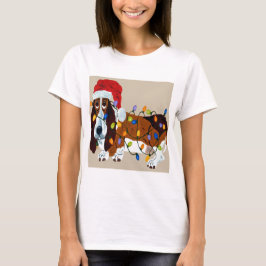 Dachshund verwirrt in den Weihnachtslichtern T-Shirt