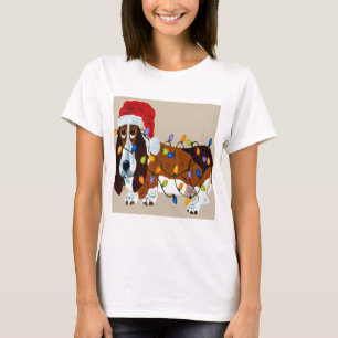 Dachshund verwirrt in den Weihnachtslichtern T-Shirt