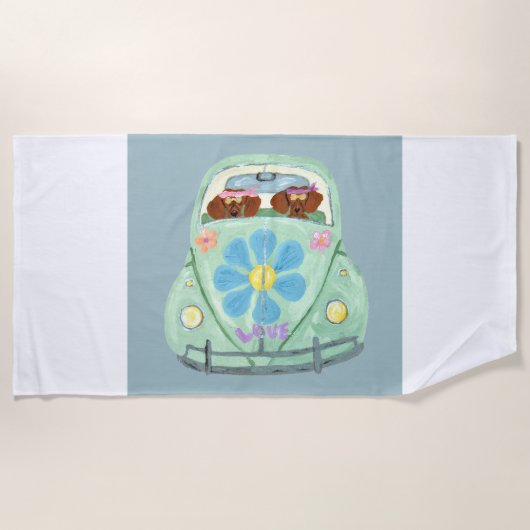  Dachshunds in a Hippie Car Strandtuch (Vorderseite)