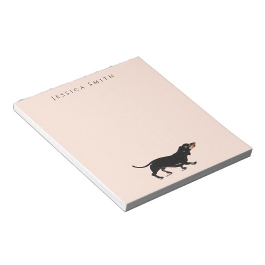 Dackel auf Rosa Notizblock (angewinkelt)