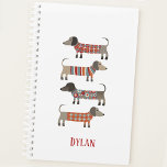 Dackel Dackel Wurst Hund Personalisiert Planer<br><div class="desc">Egal,  ob Sie sie Wursthunde,  Dackel Hunde,  Dackeln oder Dackeln nennen,  diese lieblichen kleinen Welpen werden sicher ein Lächeln erwecken. Und sie tragen auch Wollstrickbekleidung! Anpassen durch Ändern oder Entfernen des Namens.</div>