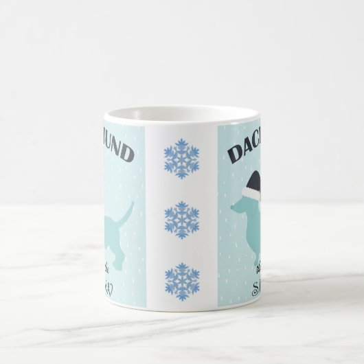 Dackel durch das sonnige Weihnachtsfest Kaffeetasse (Mittel)