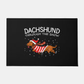 Dackel durch den schneewitzigen Hund Weihnachten Fußmatte (Vorderseite)