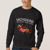 Dackel durch den schneewitzigen Hund Weihnachten Sweatshirt (Vorderseite)