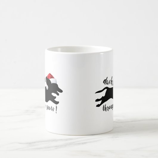Dackel durch die Weihnachtsfeiertage Kaffeetasse (Mittel)