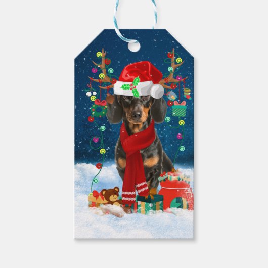 Dackel Hund im Schnee mit Weihnachtsgeschenken Geschenkanhänger (Vorderseite)