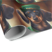 Dackel Hund in St. Patrick's Day Dress Geschenkpapier (Rolleneckpunkt)