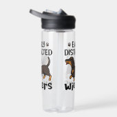 Dackel Hund leicht von Dackeln abgelenkt Trinkflasche (Rechts)