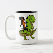 Dackel-HundeDackel, die T-Rex Dinosaurier reitet Zweifarbige Tasse (Links)