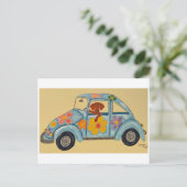 Dackel in Hippie-Auto Postkarte (Stehend Vorderseite)