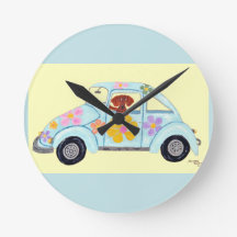 Dackel in Hippie-Auto