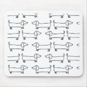 Dackel in Schwarz-weißem Mousepad (Vorne)