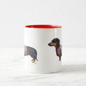 Dackel mit Wollpulli Zweifarbige Tasse (Mittel)