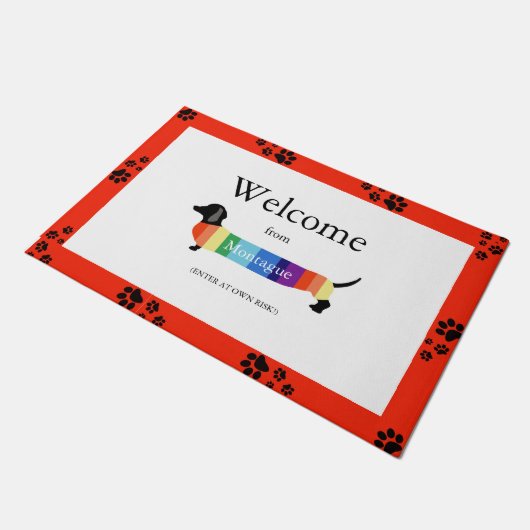 Dackel Rainbow Monogram Welcome Typografy Dog Fußmatte (Schrägansicht)