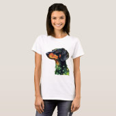 Dackel Silhouette mit vier Leaf-Clovers T-Shirt (Vorne ganz)