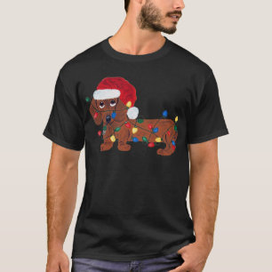 Dackel verwirrt in den Weihnachtslichtern (rot) T-Shirt