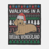 Dackel Wandern in einem Würstchen Wunderland Fleecedecke (Vorderseite)