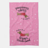 Dackel Wandern in einer Dackel Wunderland Dackel  Geschirrtuch (Vertikal)